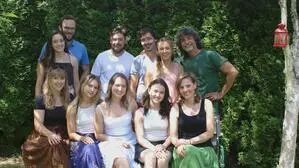 Familienfoto von den Osingers mit Kindern und Schwiegerkindern