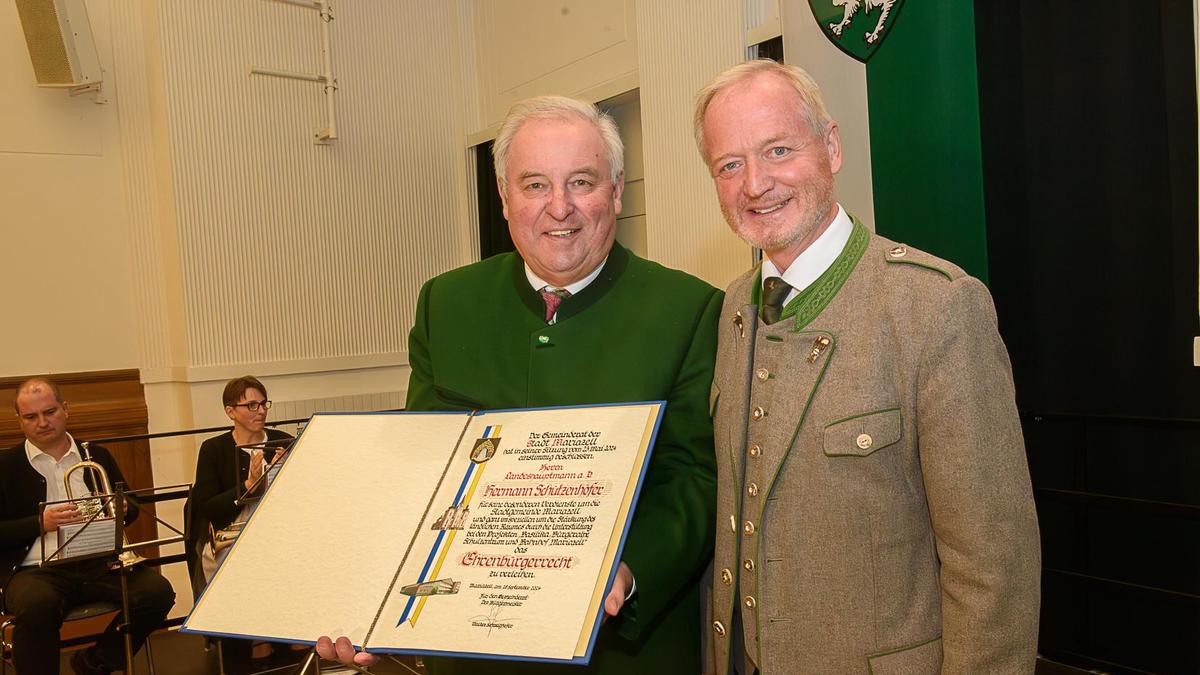 Schützenhöfer mit dem Mariazeller Bürgermeister Walter Schweighofer