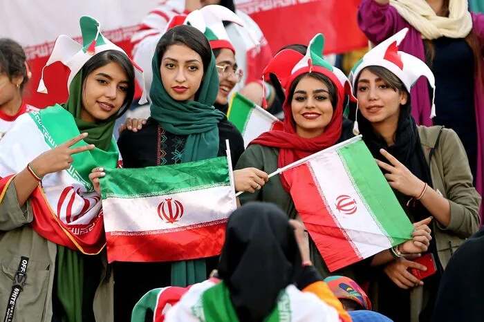 ... geht es um mehr als nur Fußball. Für sie ist es ein großer Erfolg in ihrem jahrzehntelangen Kampf gegen die strengen islamischen Vorschriften des erzkonservativen Klerus und gegen ihre Diskriminierung im Land.