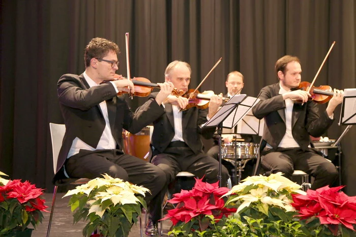 Grund des Besucheransturmes war das traditionelle Neujahrskonzert der „Wiener Saloniker“ (Leitung Martin Zalodek), zu dem das Stadtmarketing St. Veit geladen hatte. 