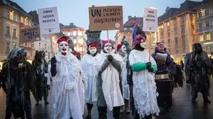 Feministischer Perchtenlauf am Grazer Hauptplatz