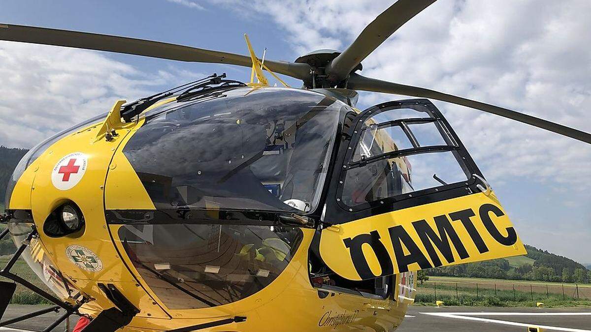 Der Rettungshubschrauber C17 des ÖAMTC holte die Frau vom Berg