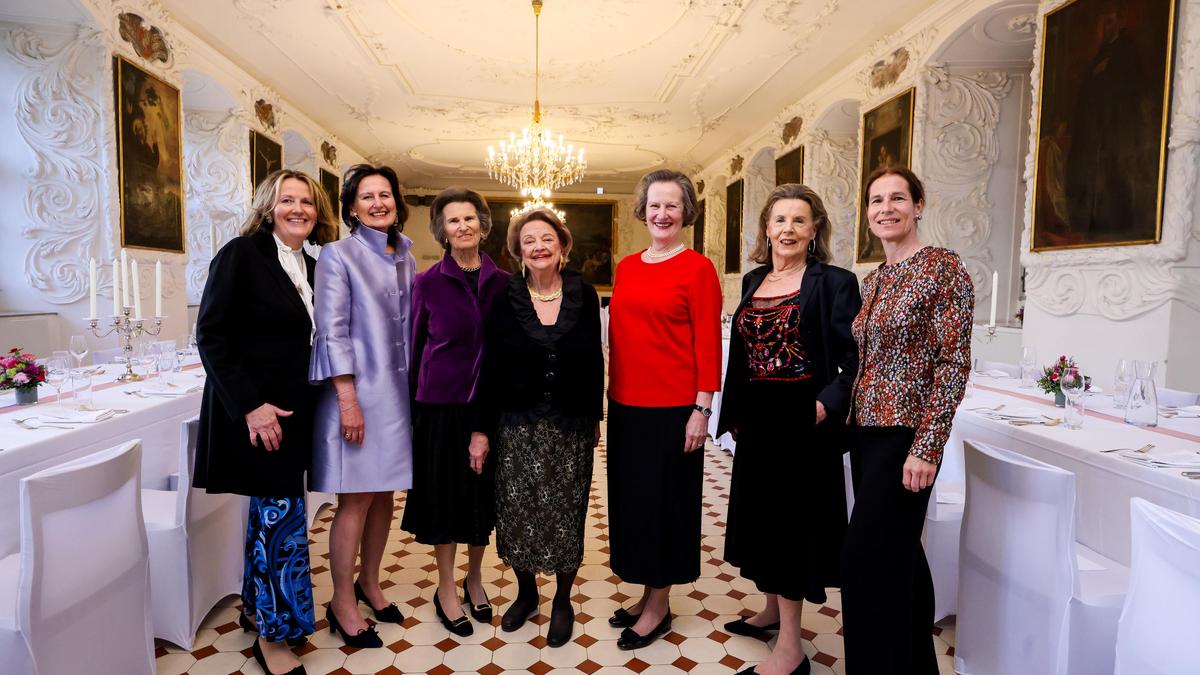 Organisatorinnen SOS-Fest: Michaela Greimer, Katharina Frizberg, Gerda Harnoncourt, Elisabeth Holzer, Friederike Weitzer, Erika Herzberg und Deirdre List