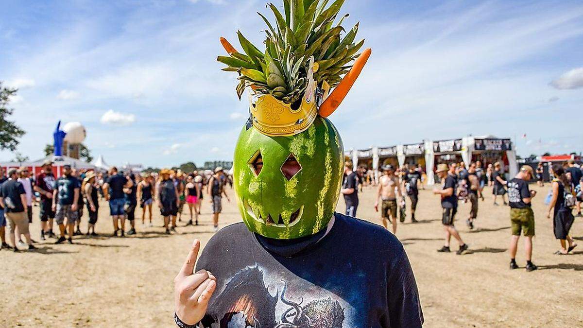 Keine so schlechte Idee: In Wacken braucht man heuer jede Form von Sonnenschutz