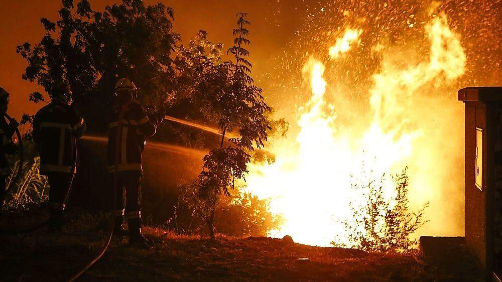 Auf der französischen Insel standen zahlreiche Wälder in Flammen
