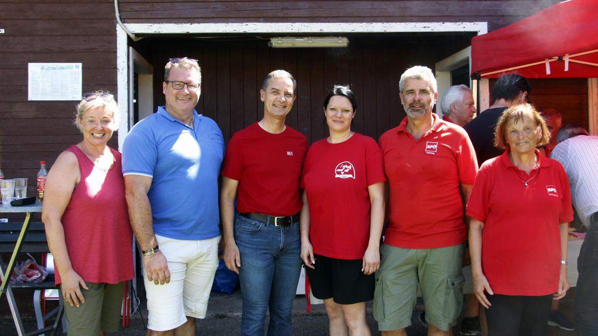 SPÖ-Stadtparteivorsitzende Yvonne Medina-Sandino (3.v.l.) mit Landtagsabgeordneten Wolfgang Dolesch, Vizebürgermeister Marcus Gordisch aus Fehring und Gästen