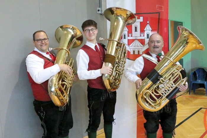 Ein Video vom Frühlingskonzert in der Ballspielhalle gibt es auf Facebook Kleine Zeitung St. Veit/Feldkirchen zu sehen! 