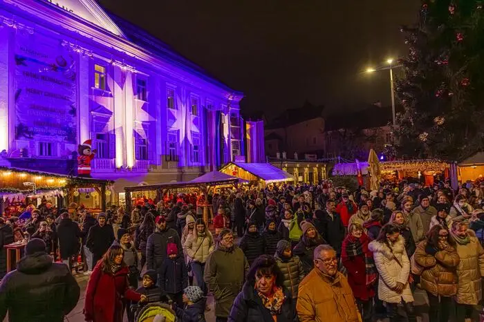 Der Christkindlmarkt ist nicht nur bei Besucherinnen und Besucher in ganz Österreich, sondern auch in der Alpen-Adria-Region besonders beliebt. 