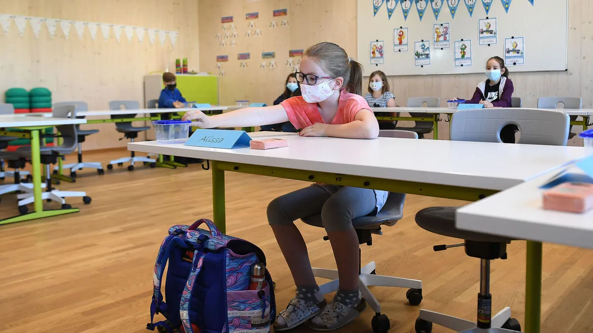 Wer erinnert sich noch: So sah Schule zu Zeiten der Pandemie aus, wenn sie denn geöffnet war.