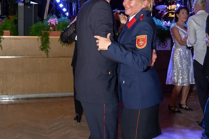 Vertreterinnen und Vertreter von insgesamt 13 Kärntner Feuerwehren feierten am Ball der FF Viktring-Stein-Neudorf mit.