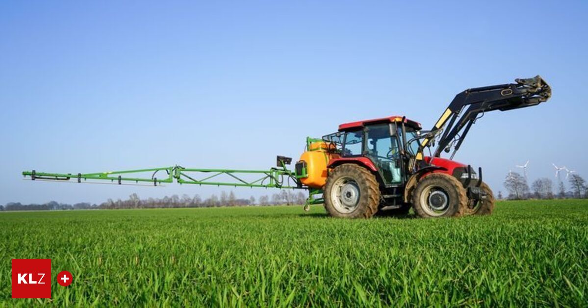 Von-Alkolenker-ungebremst-erfasst-Bauer-aus-Traktor-geschleudert