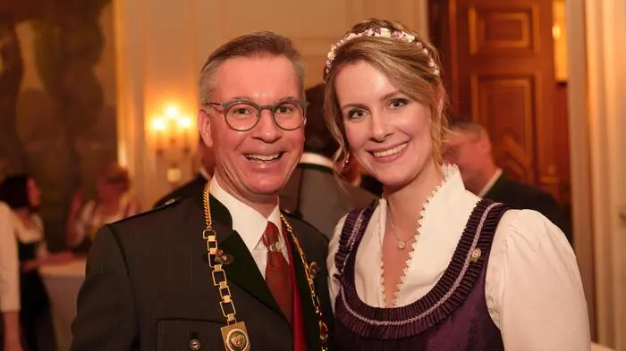Großbauer Klaus Weikhard mit seiner Ehefrau Caroline