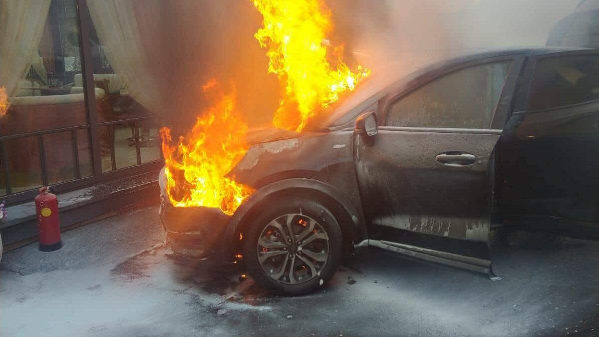 Das Fahrzeug brannte innerhalb weniger Minuten