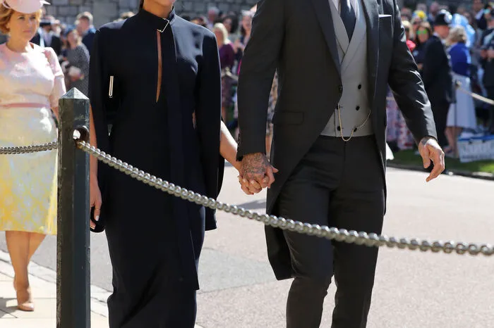Auch unter den vielen prominenten Gästen: Victoria und David Beckham