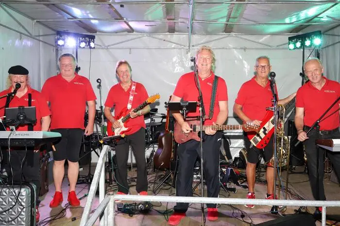 „Die Kaiser“ mit Bandleader Charly Kaiser, Sepp Muller, Herbert Dreier, Rudi Schellander, Karl Raunjak und Dietmar Kienzer.