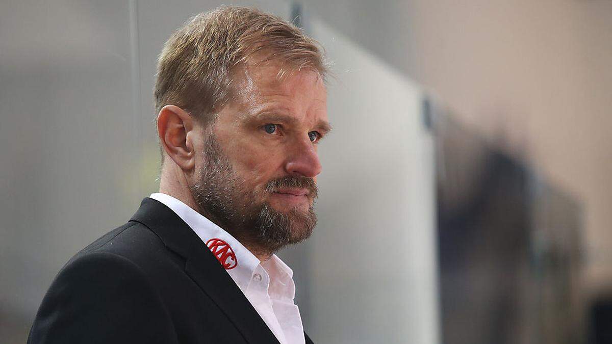 KAC-Trainer Petri Matikainen stand 2014 bei den Graz 99ers hinter der Bande. Der Klub habe sich seitdem sehr verändert