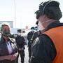 Ministerin Tanner besucht Soldaten bei der Grenzsicherung in Nickelsdorf