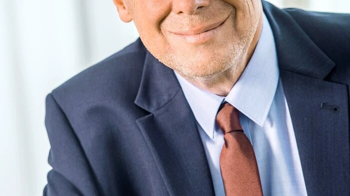 nen-Vertreter Bernard Sadovnik