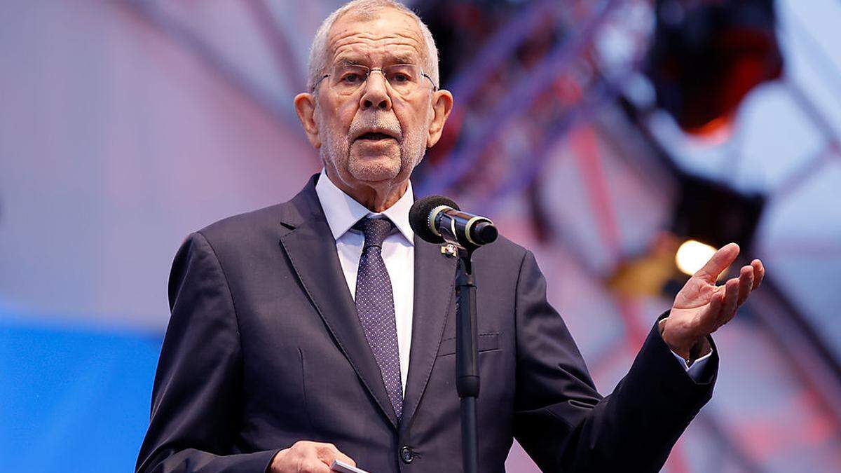 Dass Van der Bellen seine Kandidatur über Facebook, Instagram, YouTube, Twitter und TikTok ausgespielt hat, entspricht den geänderten Kommunikationsgewohnheiten.