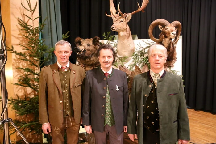 Für die reibungslose Organisation zeichneten Hegeringleiter Georg Welik (Mitte), Peter Ratheiser (links) und Karl Prasser (rechts) verantwortlich. 