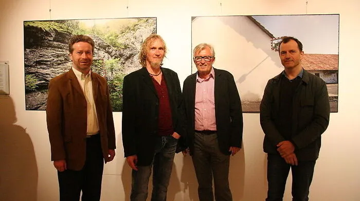 Laudator Karl Bauer, Künstler Christian Strassegger, Kulturreferent Alois Reisenhofer und Autor Werner Schandor