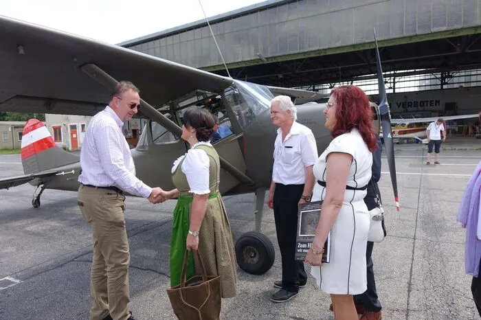 Begrüßt wurde er unter anderem von Manuela Khom, Landtagsabgeordnete und zweite Landtagspräsidentin.