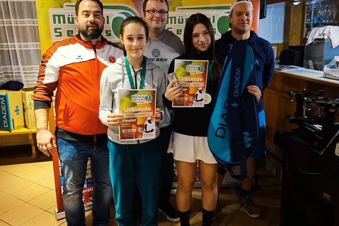 Katja Batarilo (r.) setzte sich gegen Katharina Tatschl durch.