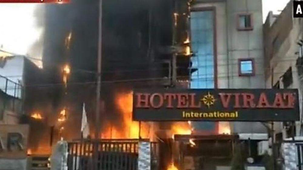 Folgenschwerer Hotelbrand in Lakhnau