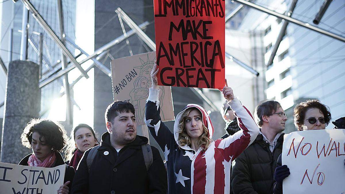 In vielen US-Städten demonstrierten Tausende Menschen gegen das Dekret. 