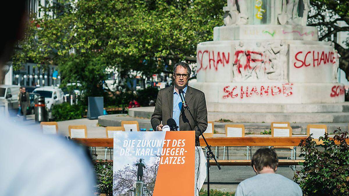 Historiker Florian Wenninger ist eines der Kommissionsmitglieder, die die Umgestaltung des Karl-Lueger-Platzes fordert.