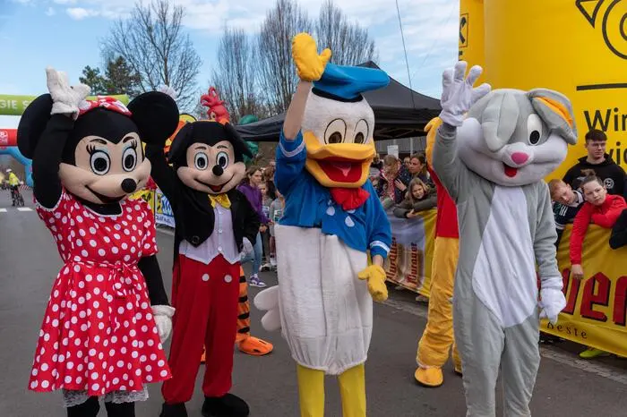 Für Motivation sorgten neben Donald Duck und seinen Freunden auch die Trommelgruppe „Batala Austria“ und die Band „Ligist 3“