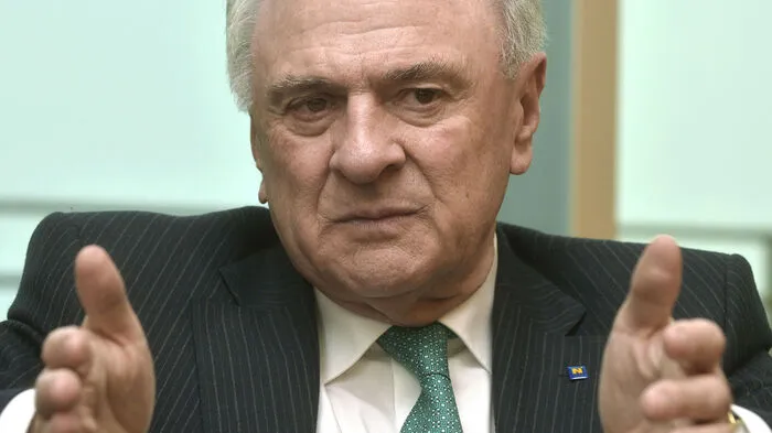 Erwin Pröll, Niederösterreichs mit Abstand längst dienender Landeshauptmann, tritt ab. Der seit dem Heiligen Abend 70-Jährige stand im 25. Jahr an der Spitze des größten Bundeslandes.