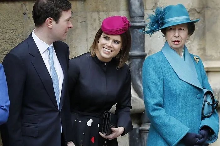 Auch Prinzessing Anne begleitete ihre Mutter, hier mit Tochter Eugenie von York