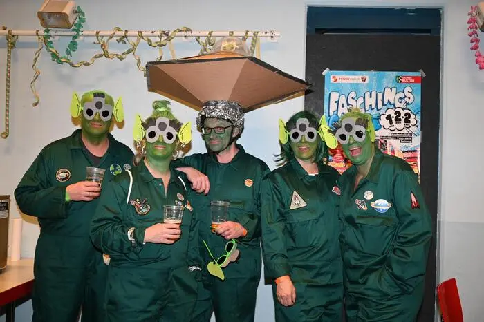 Musikalisch sorgte die Formation „Wolkenlos“ für beste Stimmung, deren Motto, „...jetzt steigt die Party“, ganz nach dem Geschmack des Publikums war.
