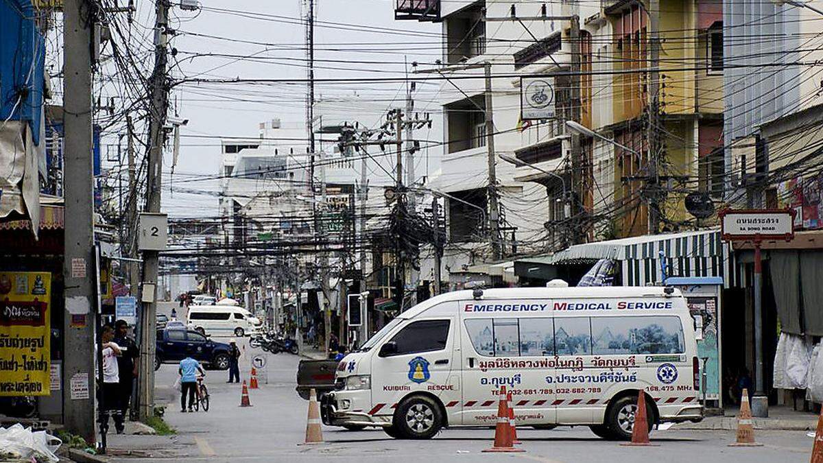 Untersuchungen nach Bombenexplosion in Hua Hin 