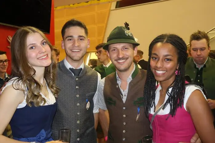 Unter dem Motto „A g’mahde Wiesn – Letzter Schnitt in Hafendorf“ ging es am Freitag, dem 9. Mai, im VAZ Krieglach hoch her.