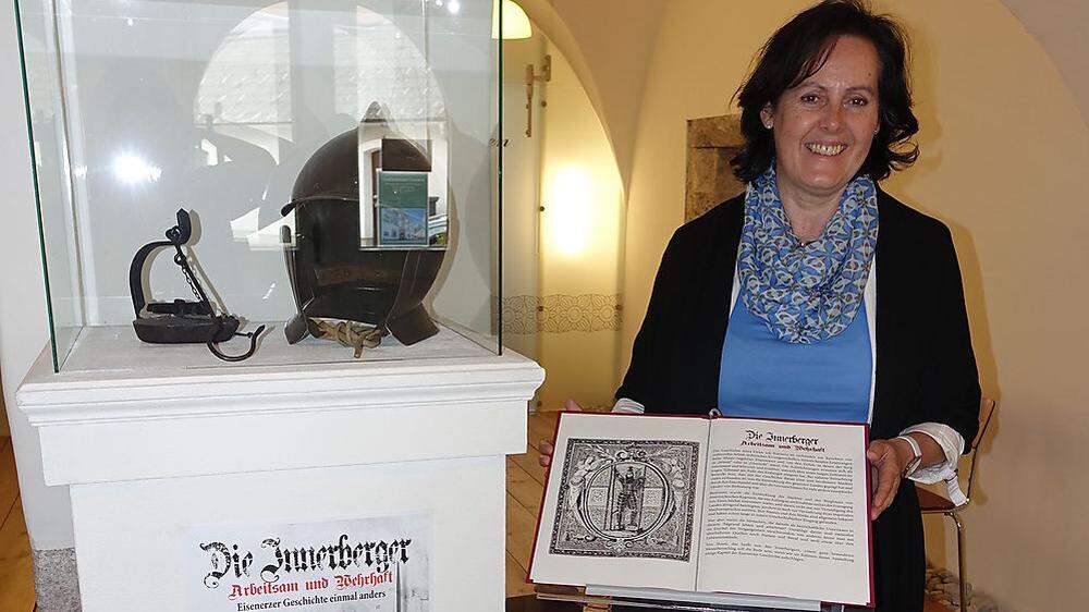 Die Eisenerzer Museumsleiterin Sigrid Günther ist glücklich über die gelungene Aufbereitung der „Innerbeger“
