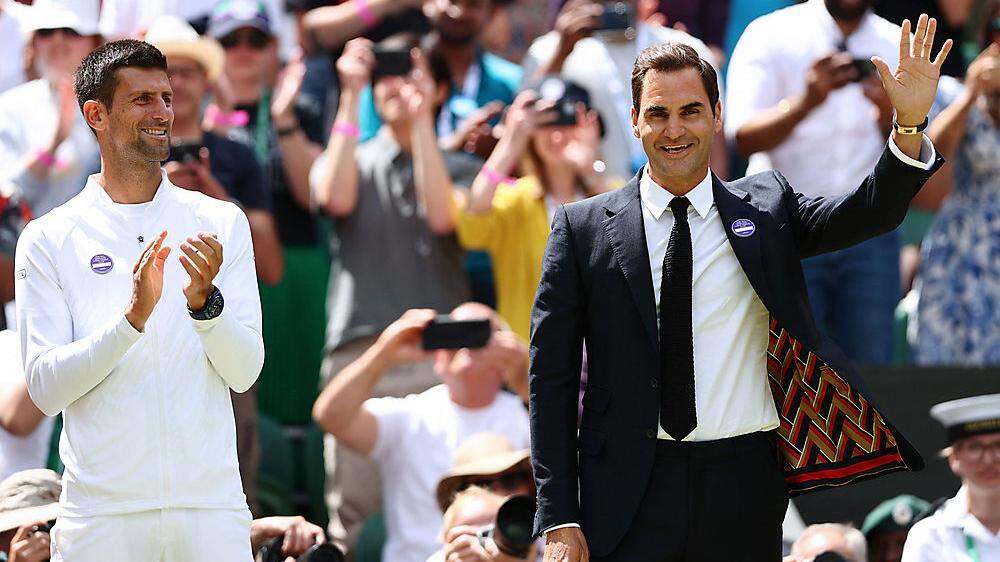 Roger Federer (rechts) mit Novak Djokovic