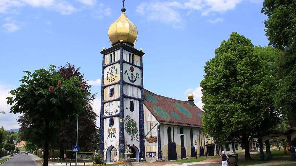 1987 hat Künstler Hundertwasser die Bärnbacher Kirche gestaltet, jetzt wird die Kuppel restauriert