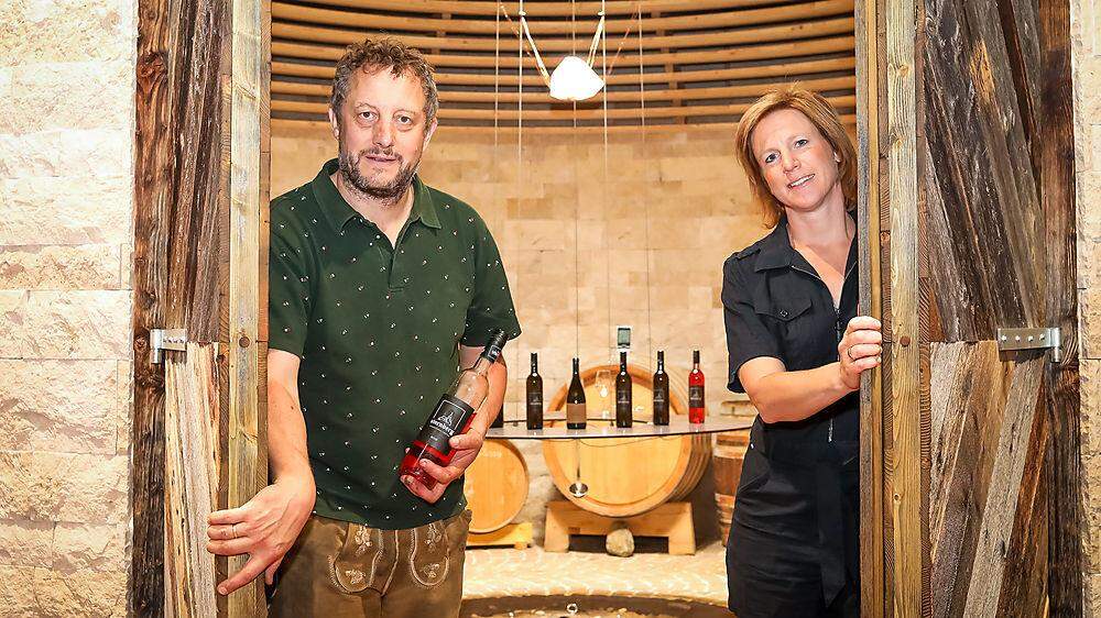 Alexander Egger uns seine Frau Petra leisten ihren Beitrag, dass der Kärntner Wein Eingang in die Top-Gastronomie findet