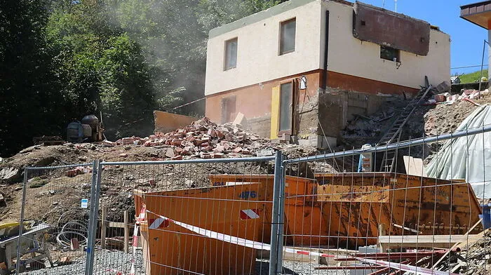Auffräumungsarbeiten an der Unglücksstelle