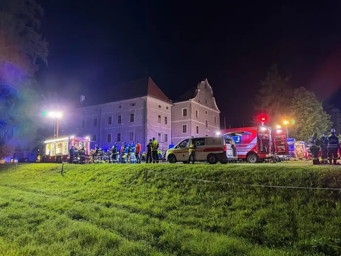 Die Großübung fand im und um das Schloss Ehrnau statt