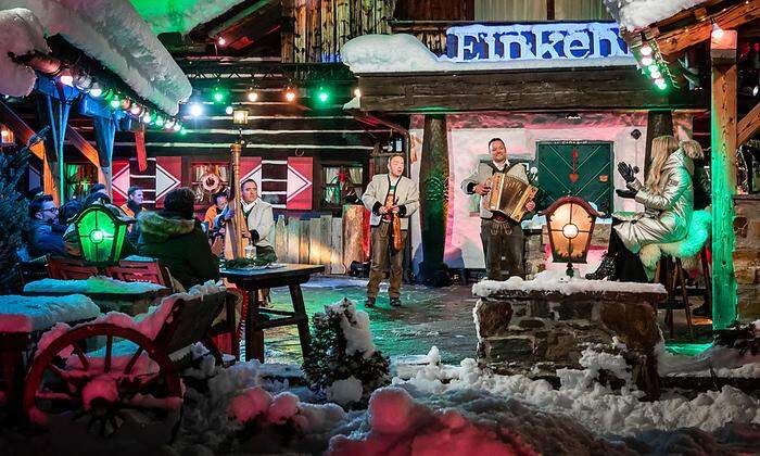 Die Ursprung Buam vor der Kärntner Hütte