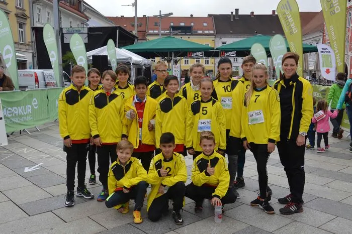 Die "NMS Pestalozzi" war mit einem fünfzehnköpfigen Team vertreten: "Für das Event haben wir einmal in der Woche trainiert", so Lehrerin Ebba Büssenschütt.