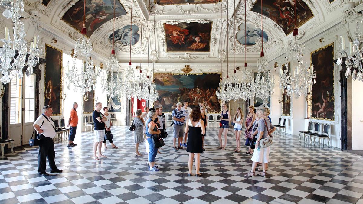 Der Planetensaal im Schloss Eggenberg