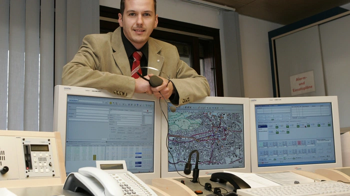 2007 eröffnete Daniel Fellner die damals neue Notrufzentrale des Roten Kreuz