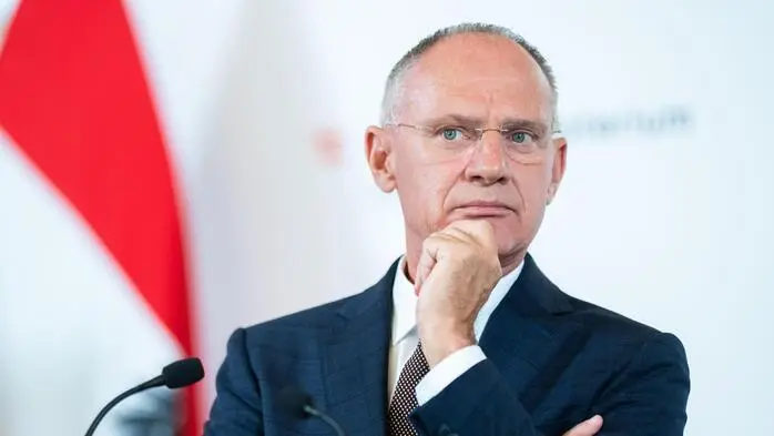 Innenminister Gerhard Karner (ÖVP) will weiterhin keine Angaben zu laufenden Verhandlungen mit Drittstaaten machen. 