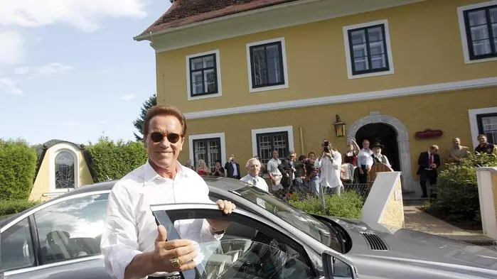 Archivfoto aus dem Juni 2011: Schwarzenegger schaute vor der offiziellen Eröffnung in „seinem“ Museum vorbei