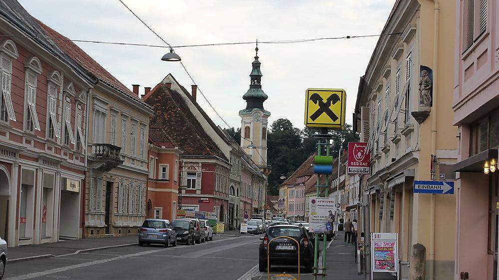 Land Steiermark: „An einer verbesserten Verbindung von Bad Radkersburg nach Feldbach wird im Zuge der laufenden Planung gearbeitet.“