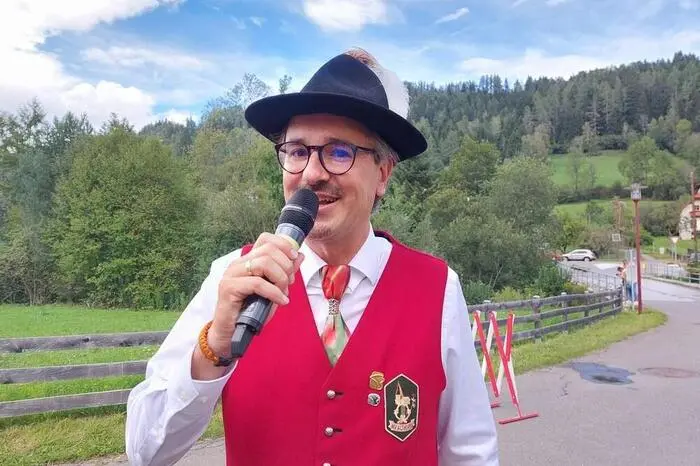 Im Rahmen der Feier gratulierte Obmann Stefan Stadlober zudem der langjährigen Obfrau Karin Dorfer zum runden Geburtstag.